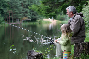 Семейная рыбалка, рыбалка с ребенком, ловля рыбы